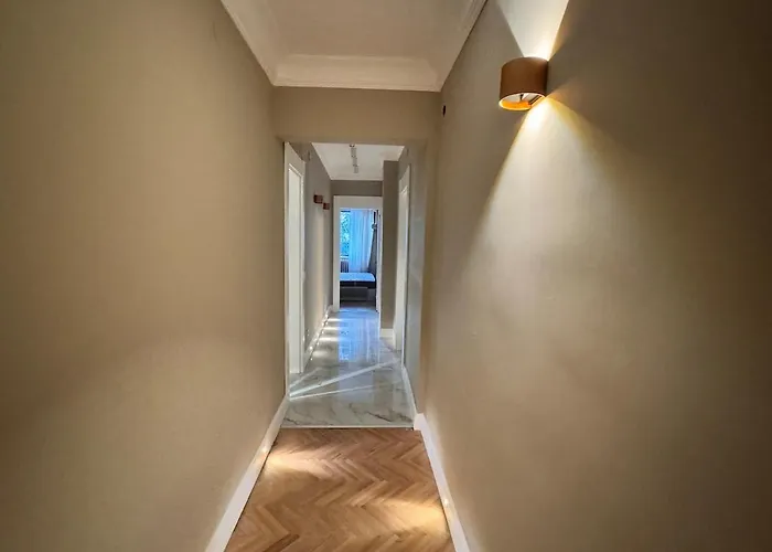 Lux New 2 Bedroom 7 Stars アパート アンカラ