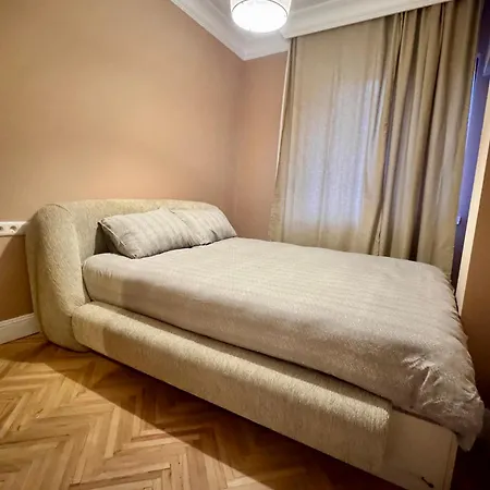 Lux New 2 Bedroom 7 Stars